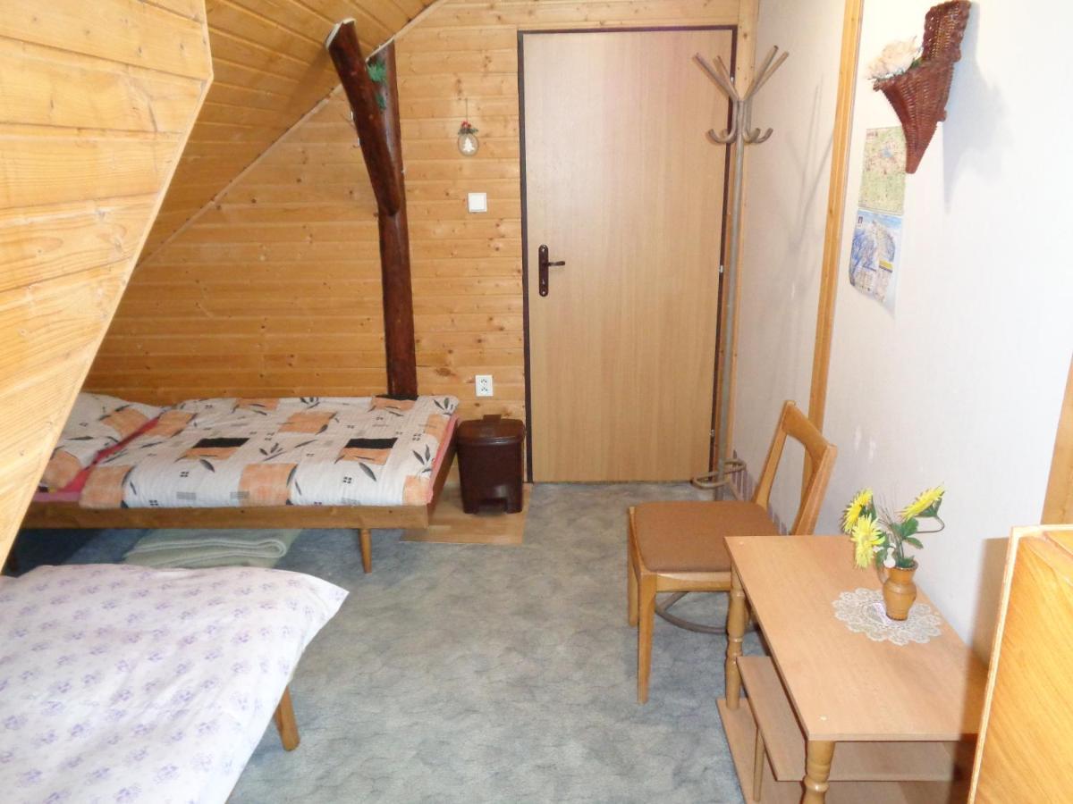 Holiday House Mirika Hotel Svaty Kriz Bagian luar foto